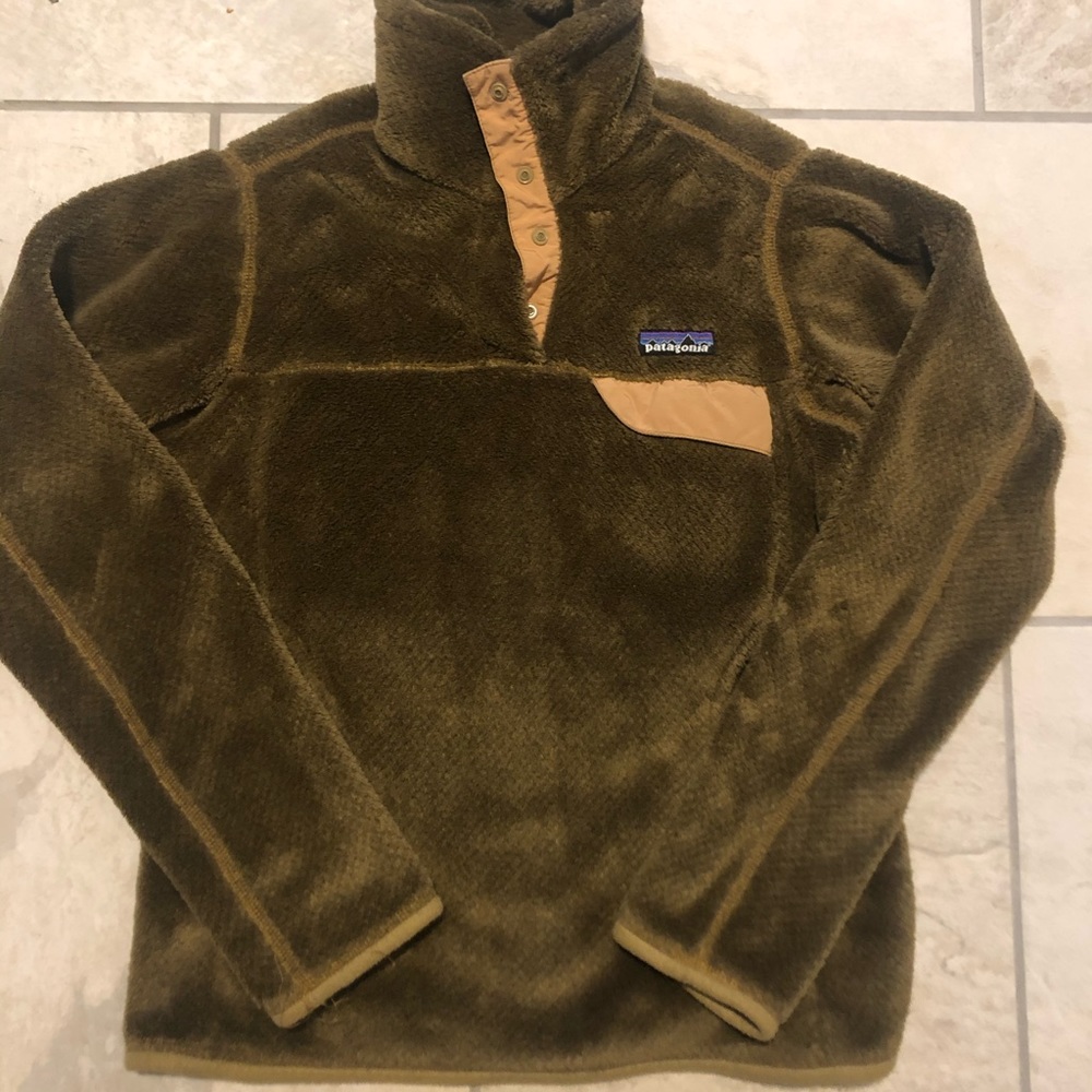 Brown Patagonia pull over